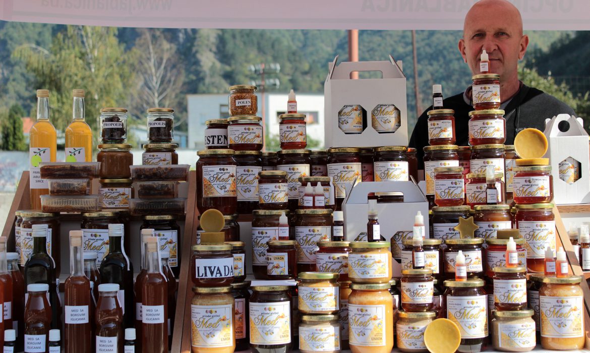 Pčelari FBiH traže pomoć zajednice kako bi zaštitili i afirmisali domaću proizvodnju
